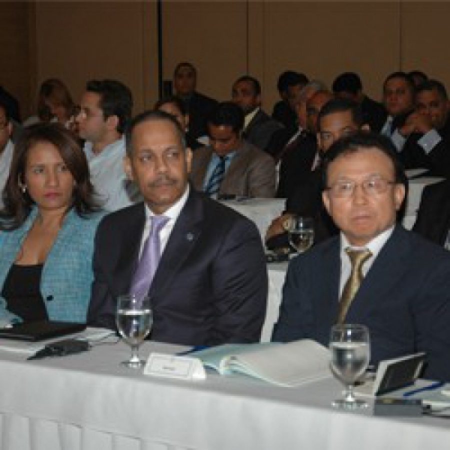 Expertos coreanos realizan charla sobre gobierno electrónico