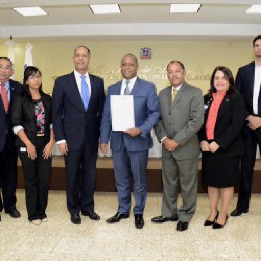 OPTIC certifica el portal de internet de Contraloría; obtiene una puntuación de 98.3%