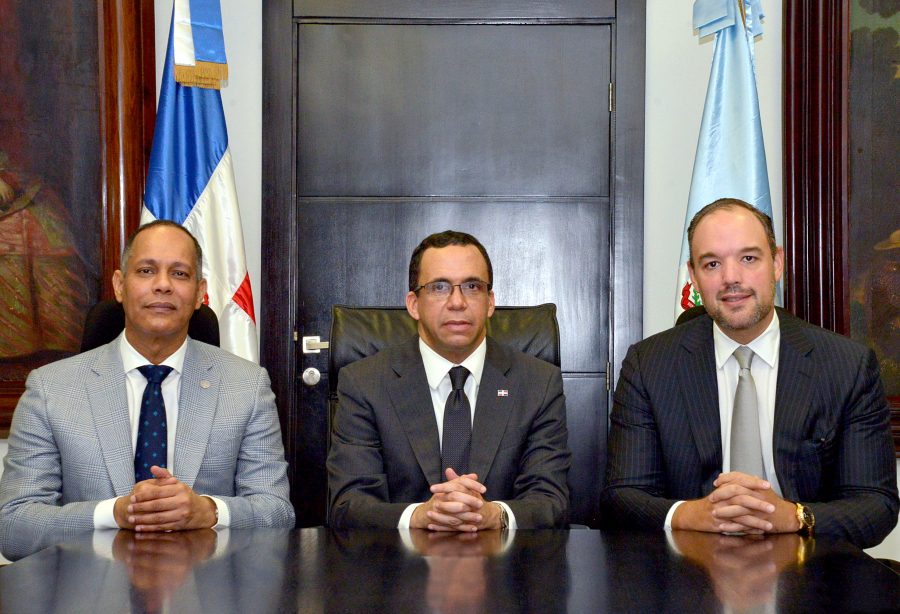 Ministerio de educación, INDOTEL Y OPTIC acuerdan acciones para el uso sano del internet en la escuela