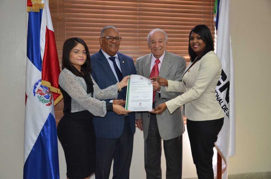 CNSS recibe certificación sobre gobierno abierto