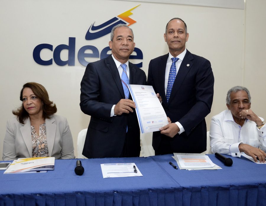 OPTIC y CDEEE firman convenio para desarrollar el Gobierno Electrónico en RD