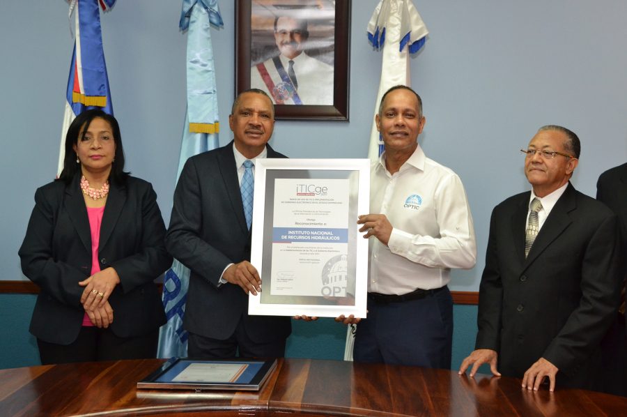 OPTIC entrega reconocimiento al INDHRI por mayor crecimiento en iTICge 2017