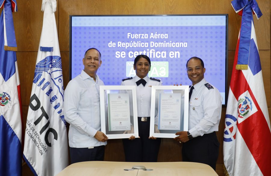 OPTIC y DIGEIG certifican transparencia y datos abiertos de la Fuerza Aérea