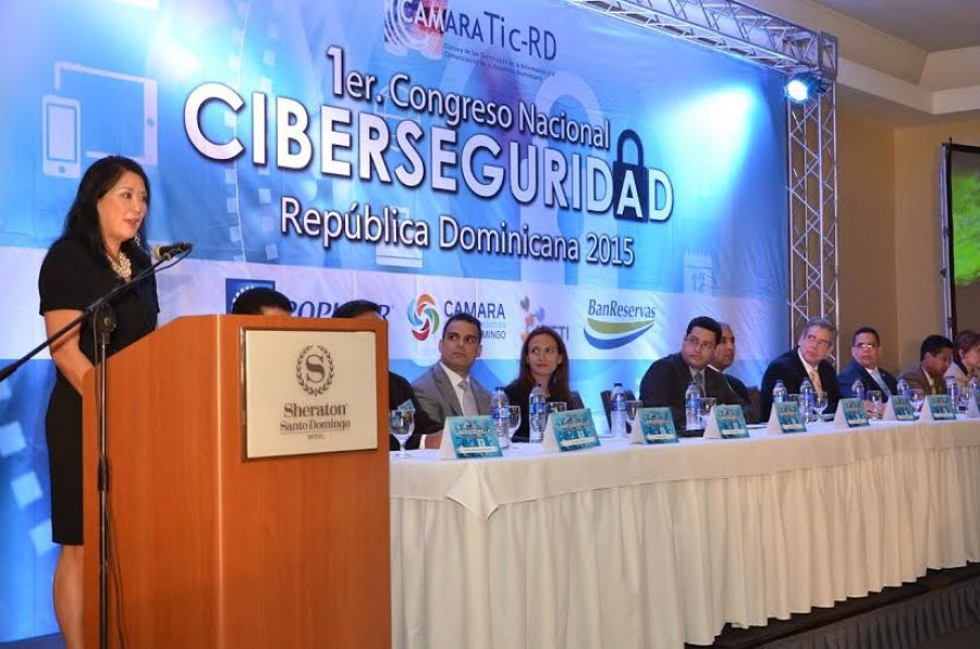 Mesa de honor en el congreso nacional de ciberseguridad