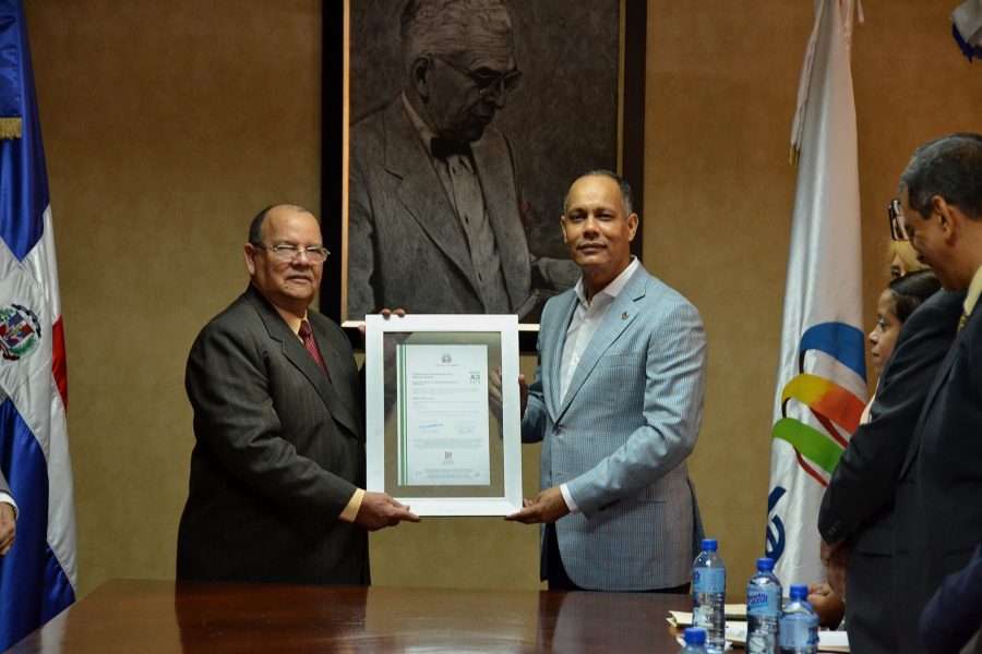 Banco Agrícola recibe certificación en Datos Abiertos