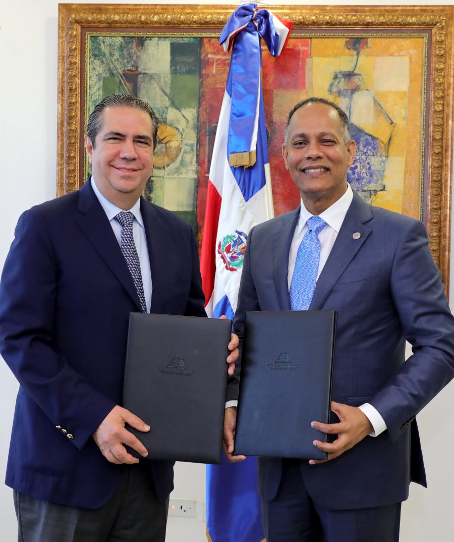 Mitur y OPTIC firman acuerdo para brindar información sobre servicios turístico en línea *462