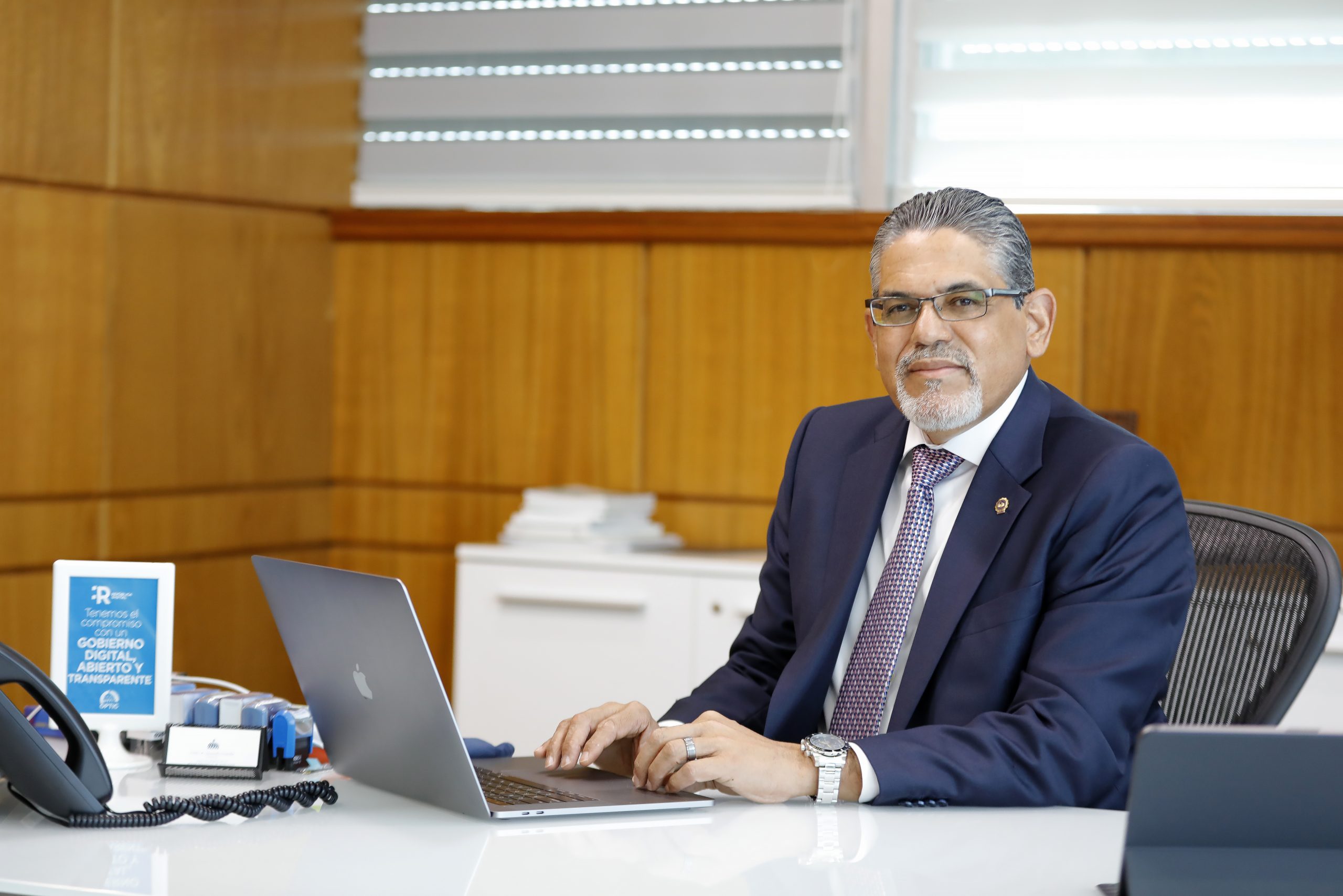 Director OPTIC exhorta al uso consciente de las tecnologías de la información y la comunicación en el Día de la Internet Segura