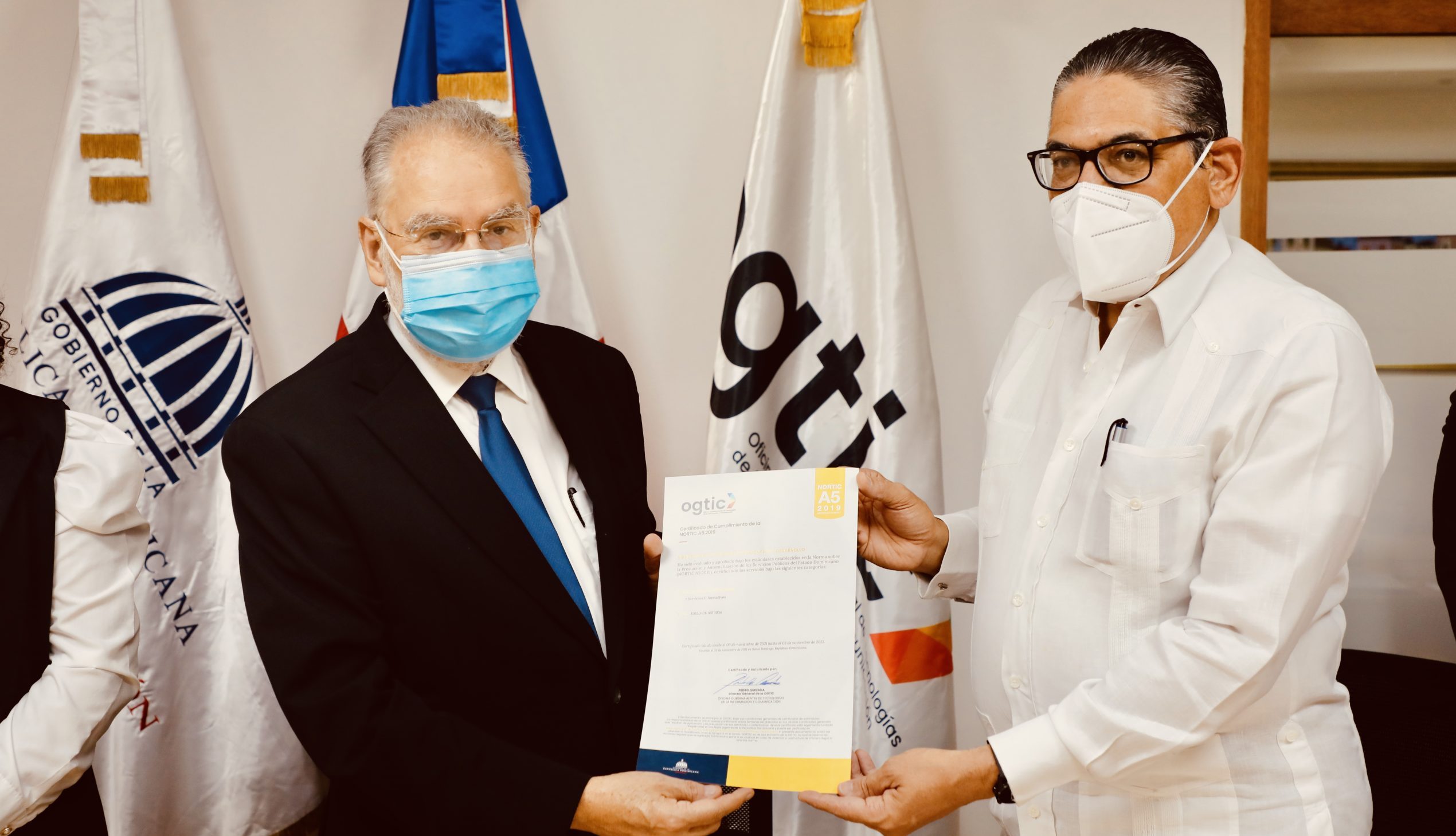Ministerio de Economía recibe certificaciones correspondientes al cumplimiento de las normas NORTIC A5 y NORTIC A6 desde la OGTIC