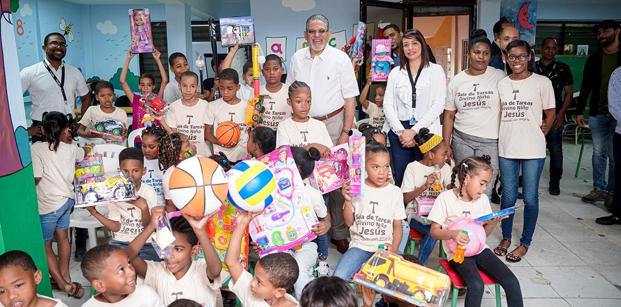 OGTIC organiza iniciativa y dona juguetes a niños de comunidades vulnerables en Santo Domingo Este