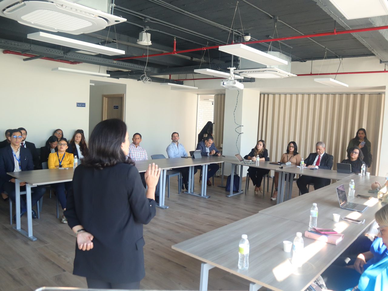 Comisión Burocracia Cero conoce índice de burocracia en América Latina 2022