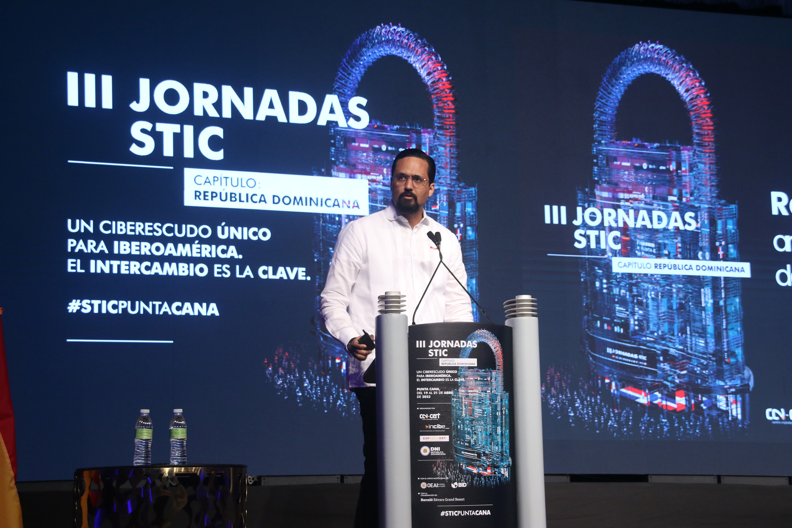 Director de la OGTIC presenta avances del gobierno en defensa del ciberespacio en III jornada STIC