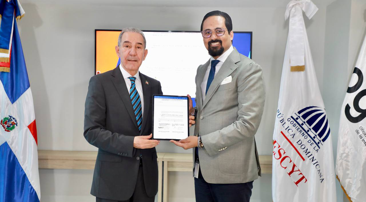 MESCYT y OGTIC firman acuerdo para el servicio del Portafirmas Gubernamental FIRMAGOB