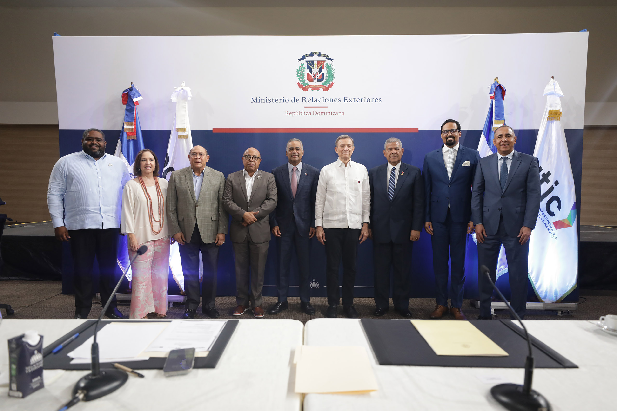 Congresista Adriano Espaillat felicita al Gobierno por el próximo lanzamiento de la Estrategia Nacional de Inteligencia Artificial (ENIA)