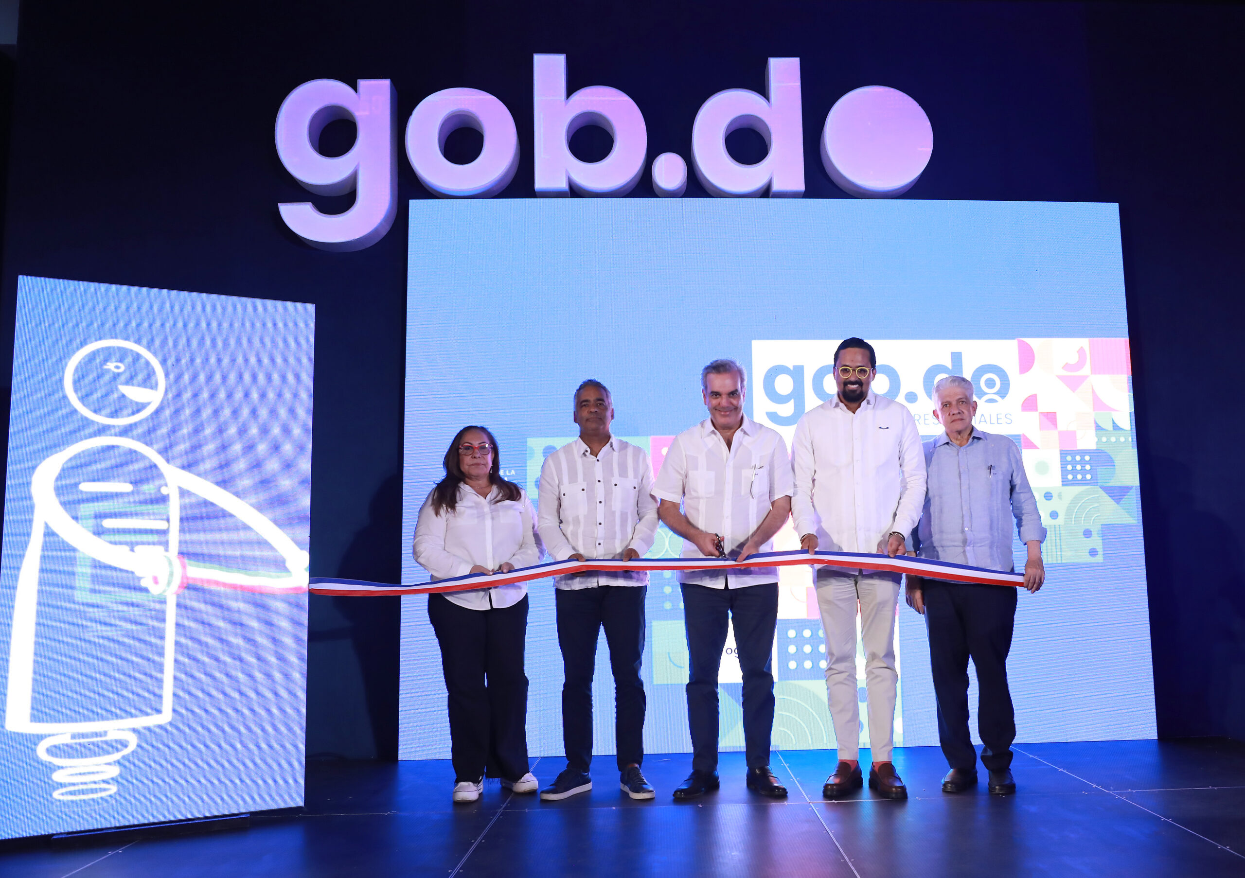 El presidente Luis Abinader inaugura primer Punto GOB en Santiago
