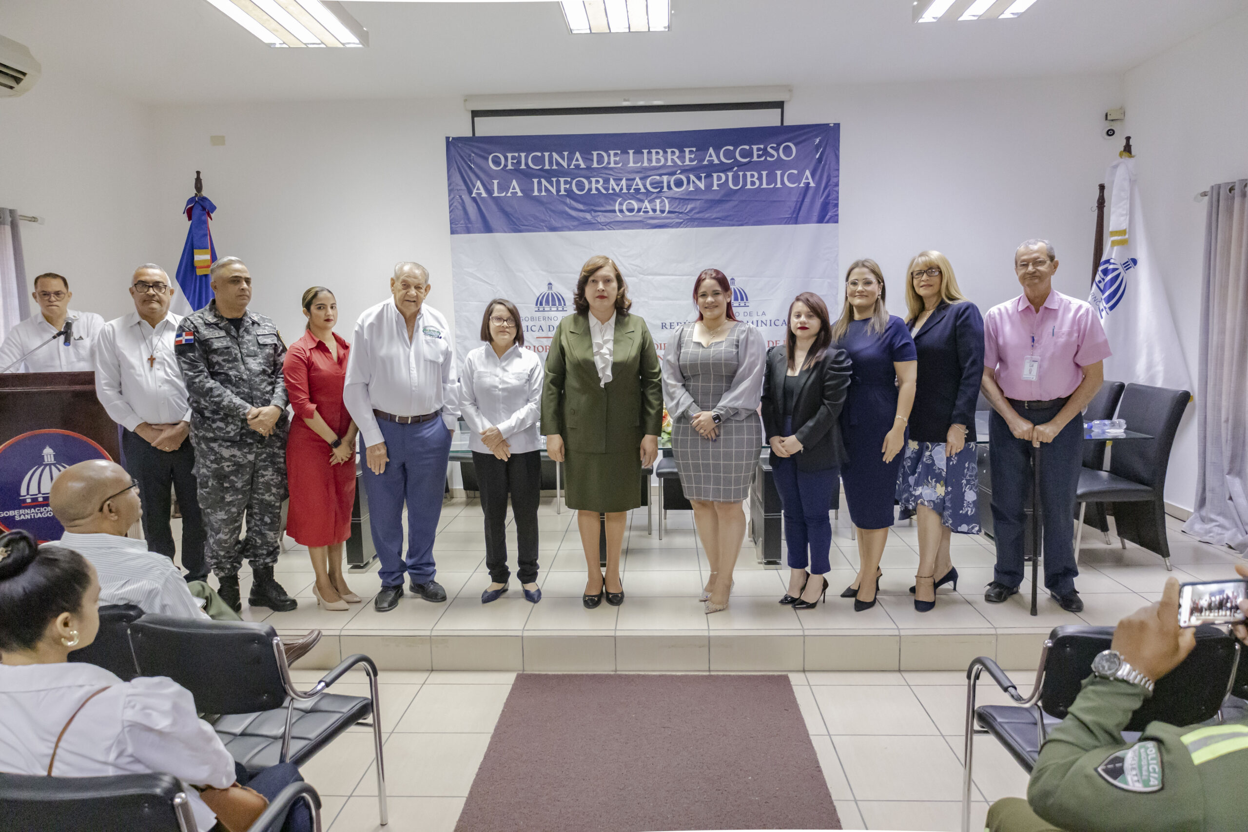 Fortaleciendo la transparencia y la participación ciudadana en las gobernaciones.