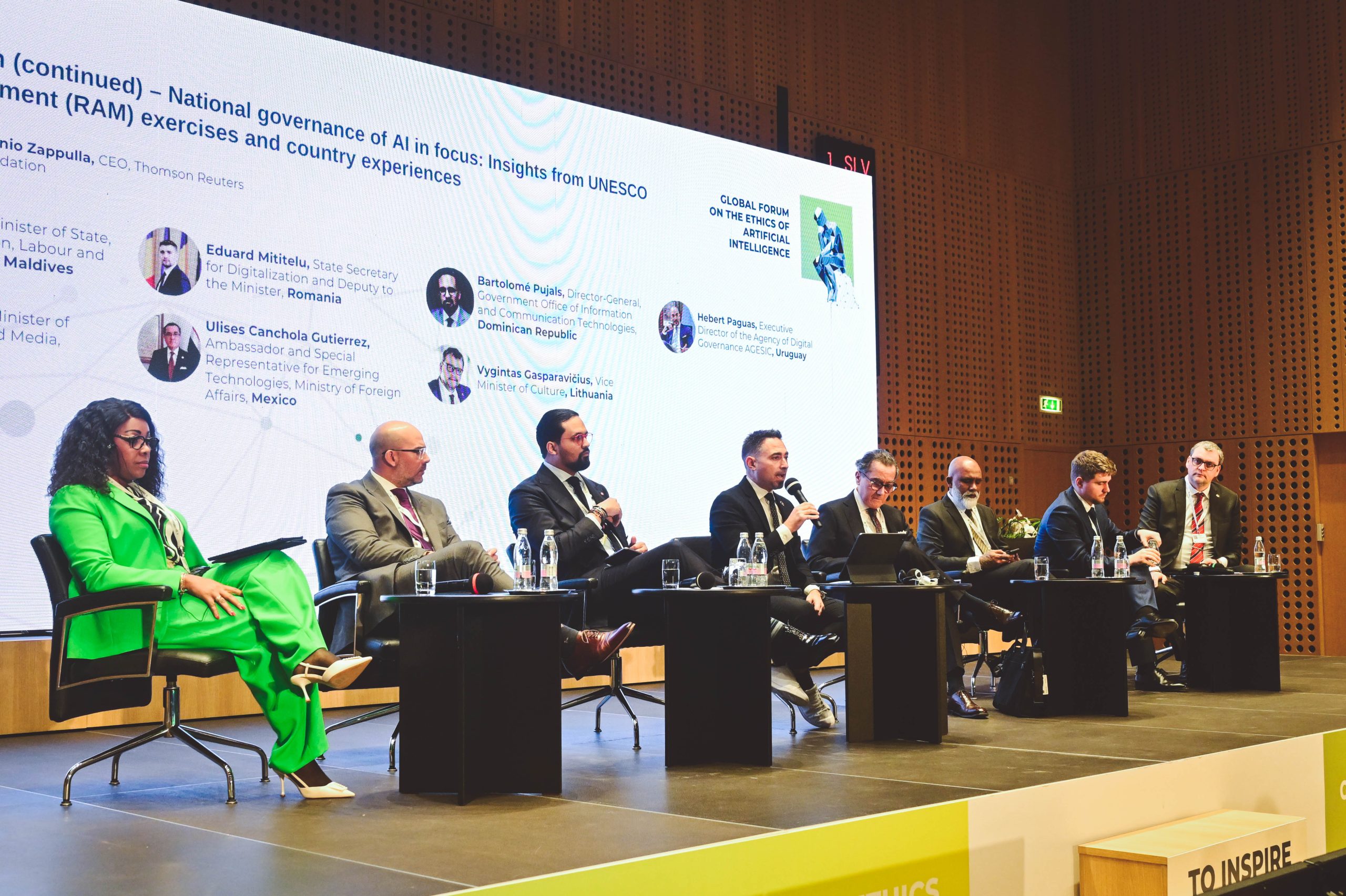 OGTIC y el Gabinete de Innovación posicionan el país en escenarios internacionales con Estrategia de IA