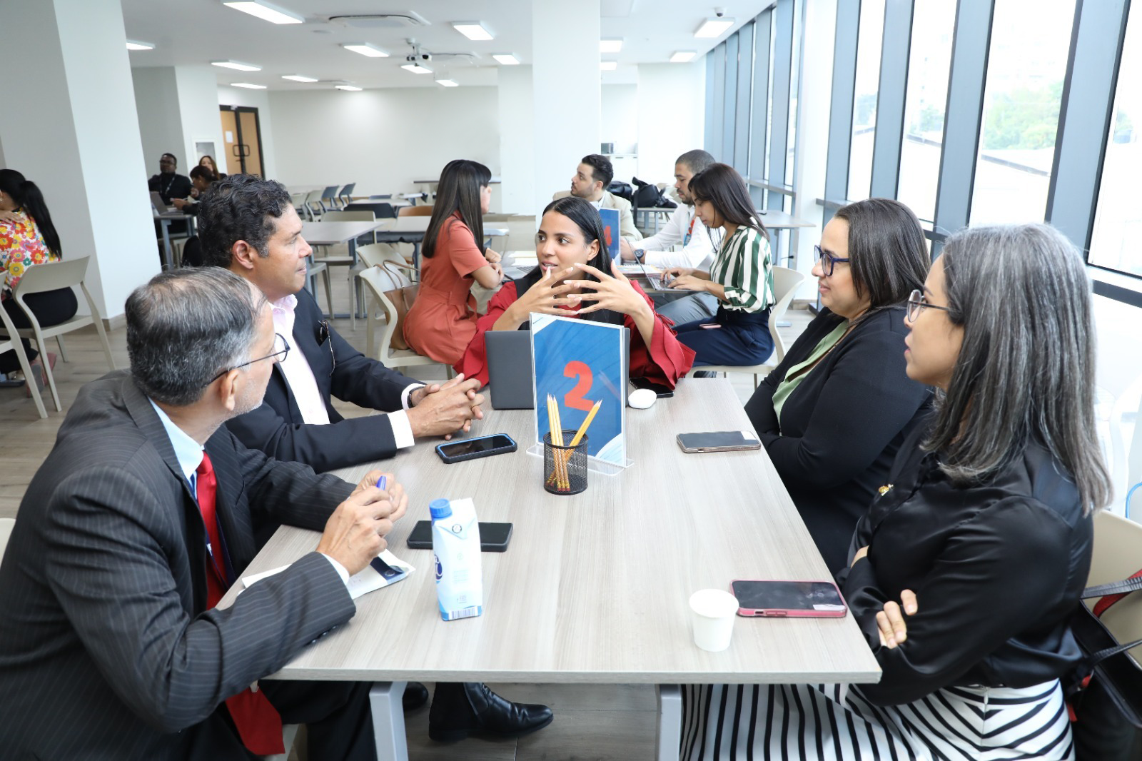 Imagen de la jornada de trabajo entre OGP y gobierno abierto para impulsar una plataforma digital que fortalezca la participación ciudadana en RD