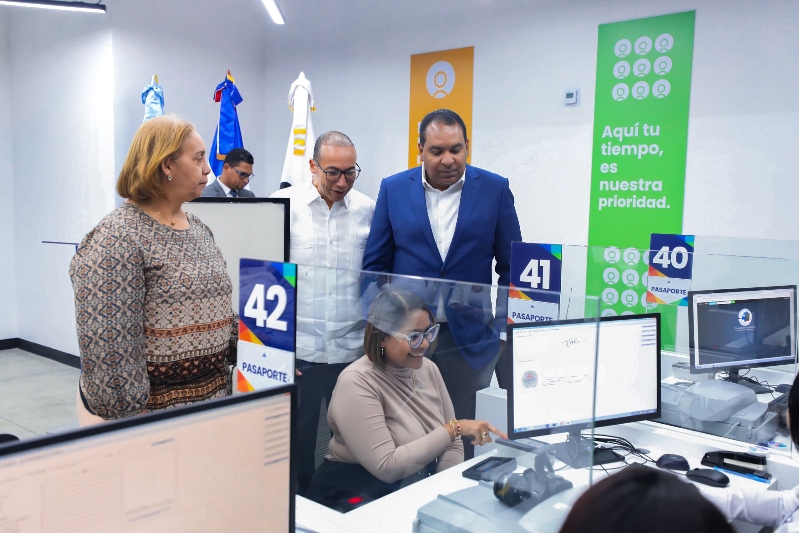 OGTIC y Dirección General de Pasaportes inauguran nuevos servicios en Punto GOB San Cristóbal