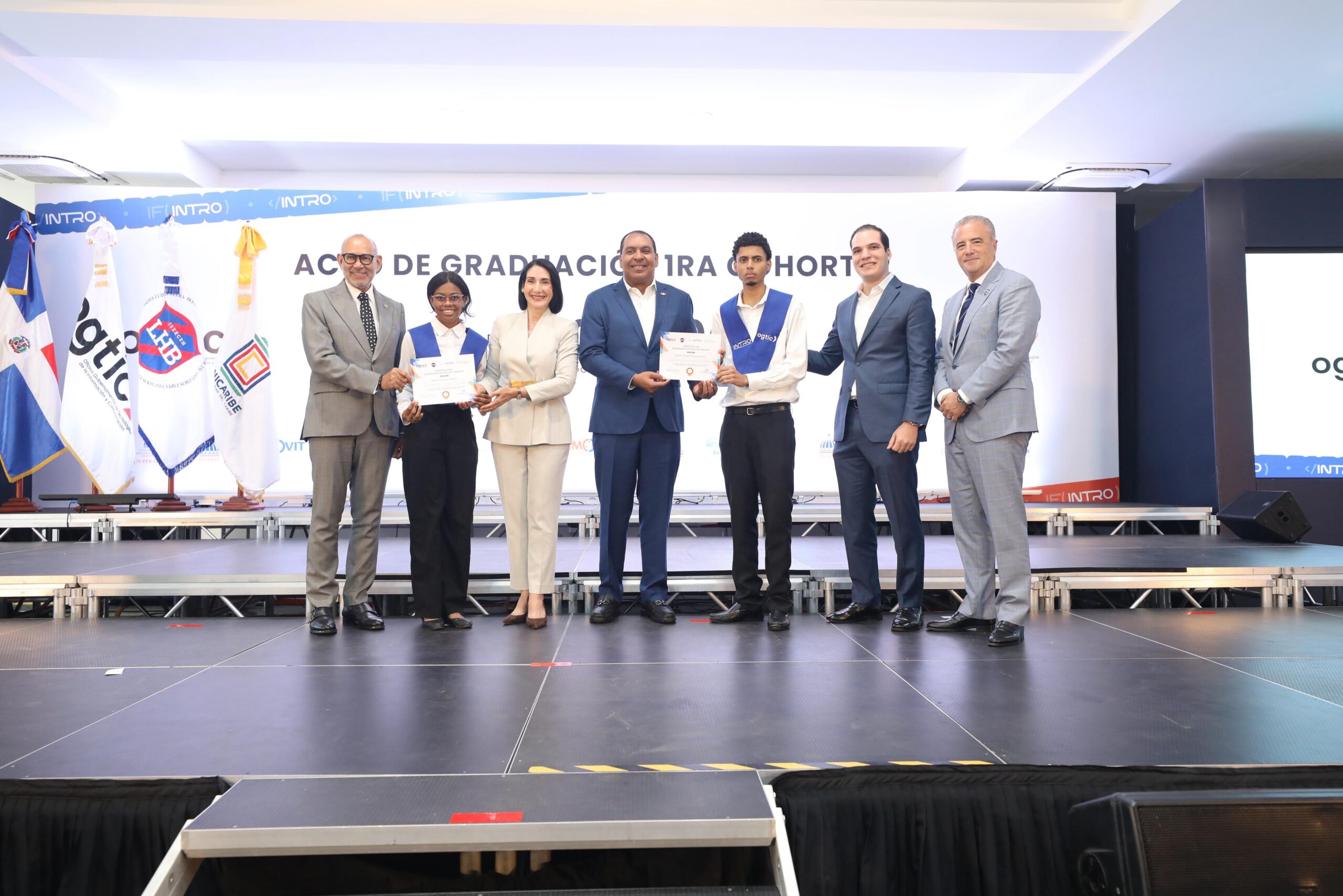 OGTIC gradúa 94 jóvenes en áreas STEM a través de su programa Semillero Digital INTRO