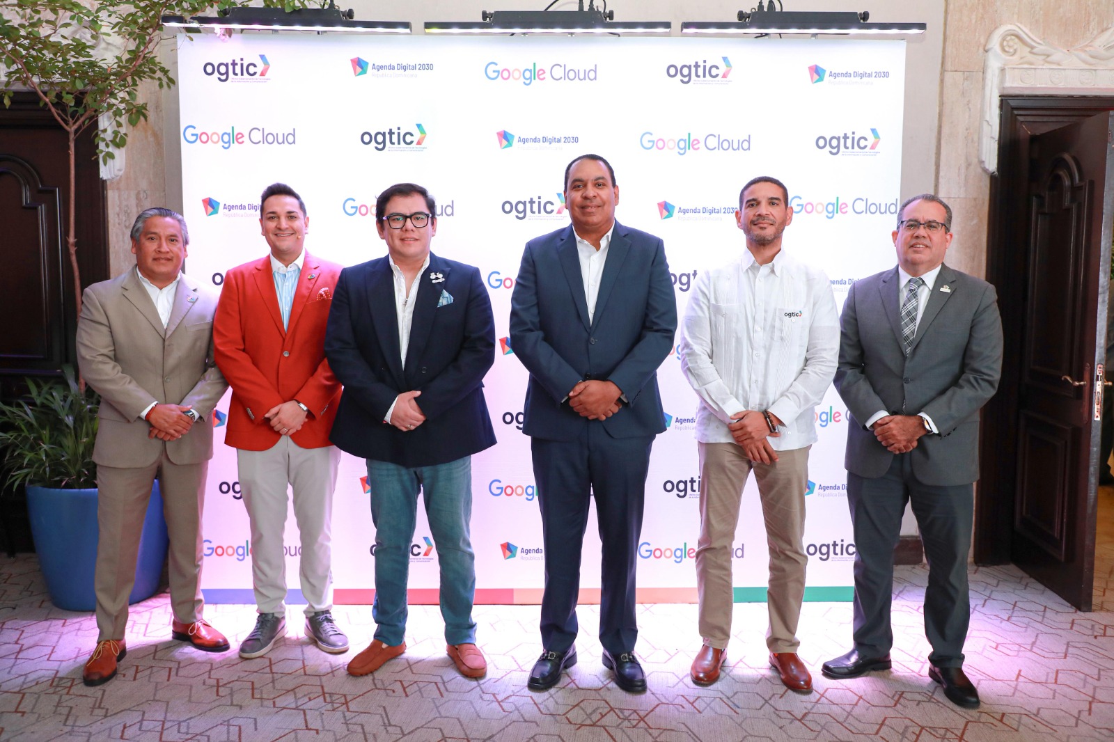 OGTIC canaliza 100 becas de capacitación tecnológica para instituciones públicas 