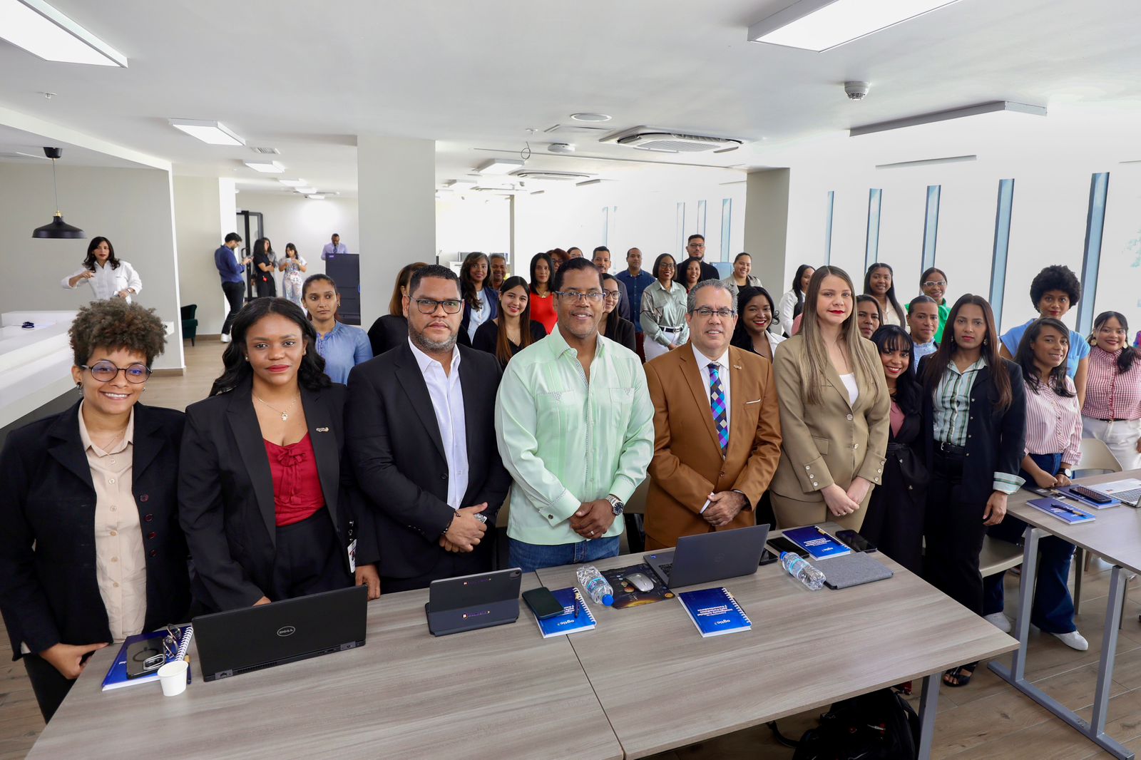 Grupo de personas en una capacitación