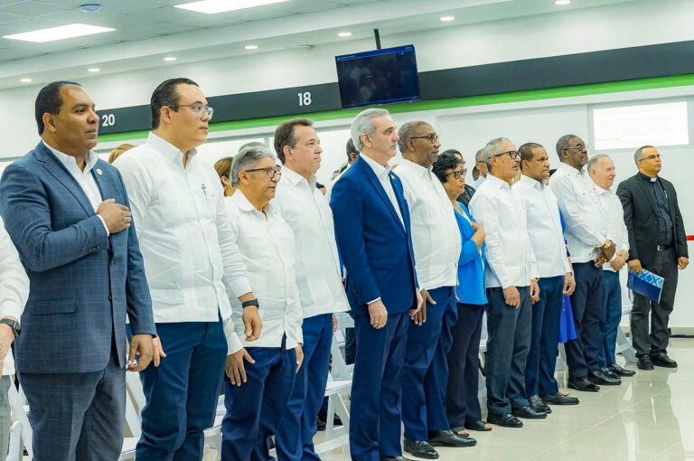 OGTIC impulsa la modernización de los servicios académicos de la UASD mediante firma digital